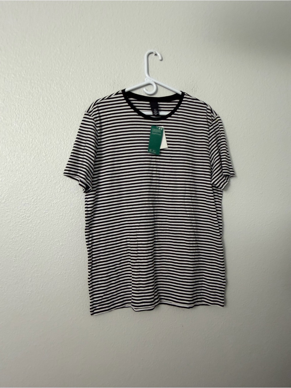 H&M Black and White Striped Short Sleeve Tee SZ L